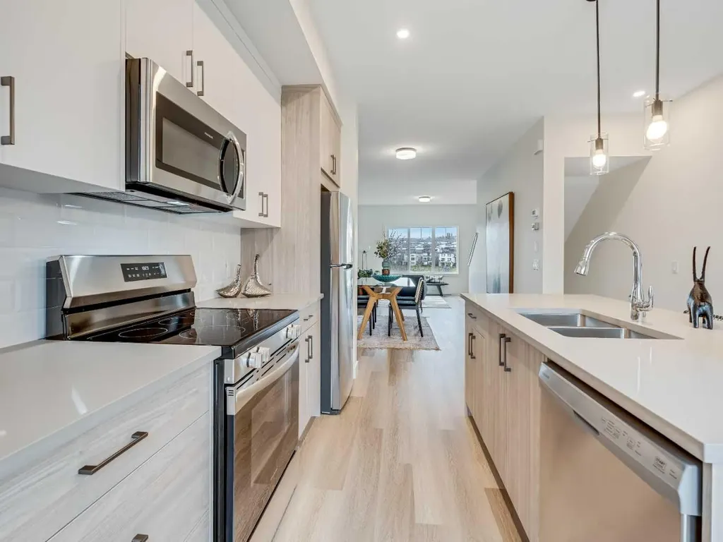 200 Southridge Drive Okotoks AB T1S 0B2