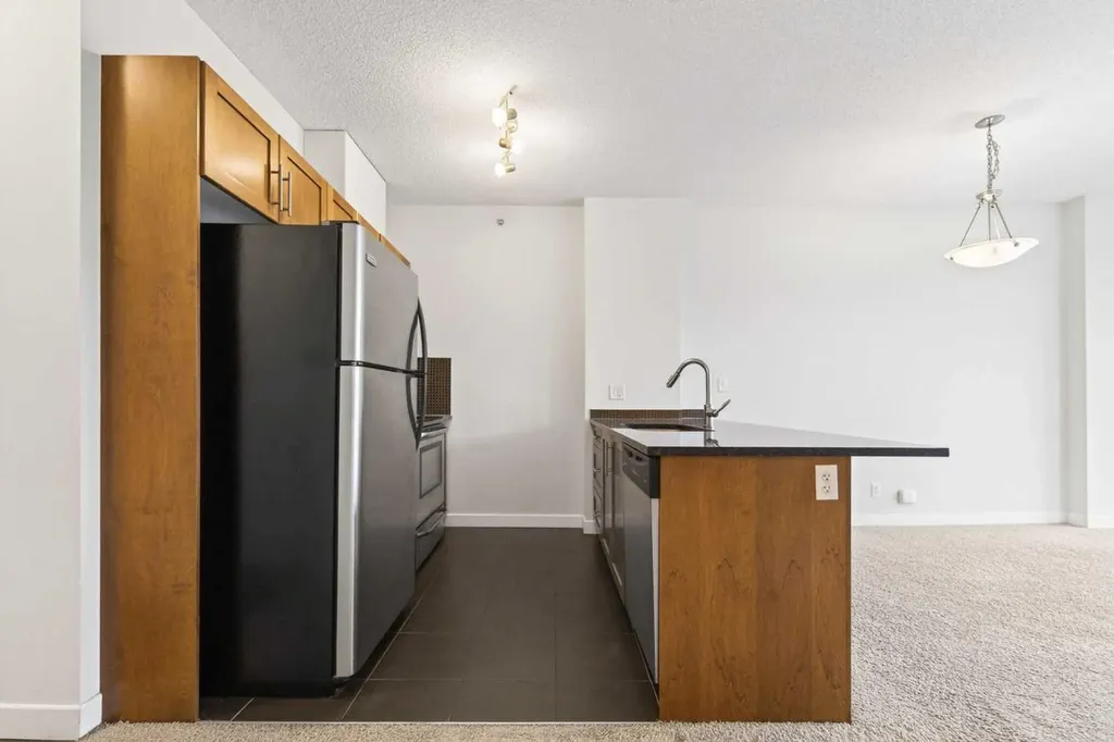 325 3 Street SE Calgary AB T2G 0T9