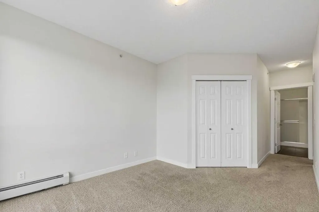 325 3 Street SE Calgary AB T2G 0T9