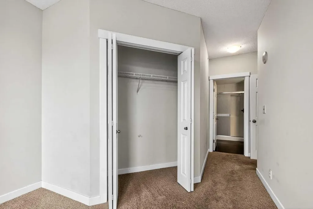 325 3 Street SE Calgary AB T2G 0T9