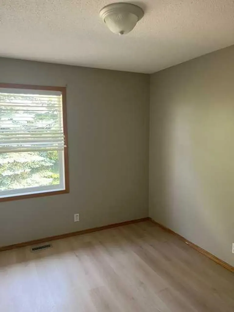 58 Linn Close Red Deer AB T4R2T5