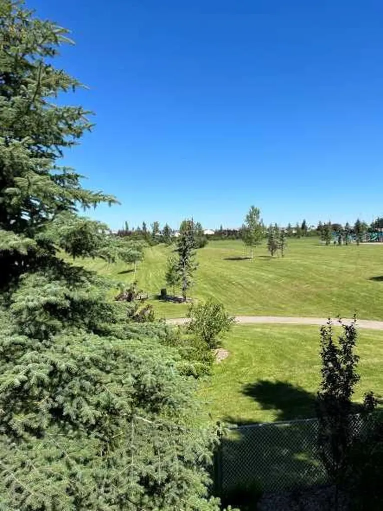 58 Linn Close Red Deer AB T4R2T5