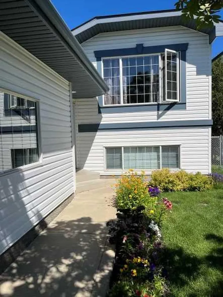 58 Linn Close Red Deer AB T4R2T5