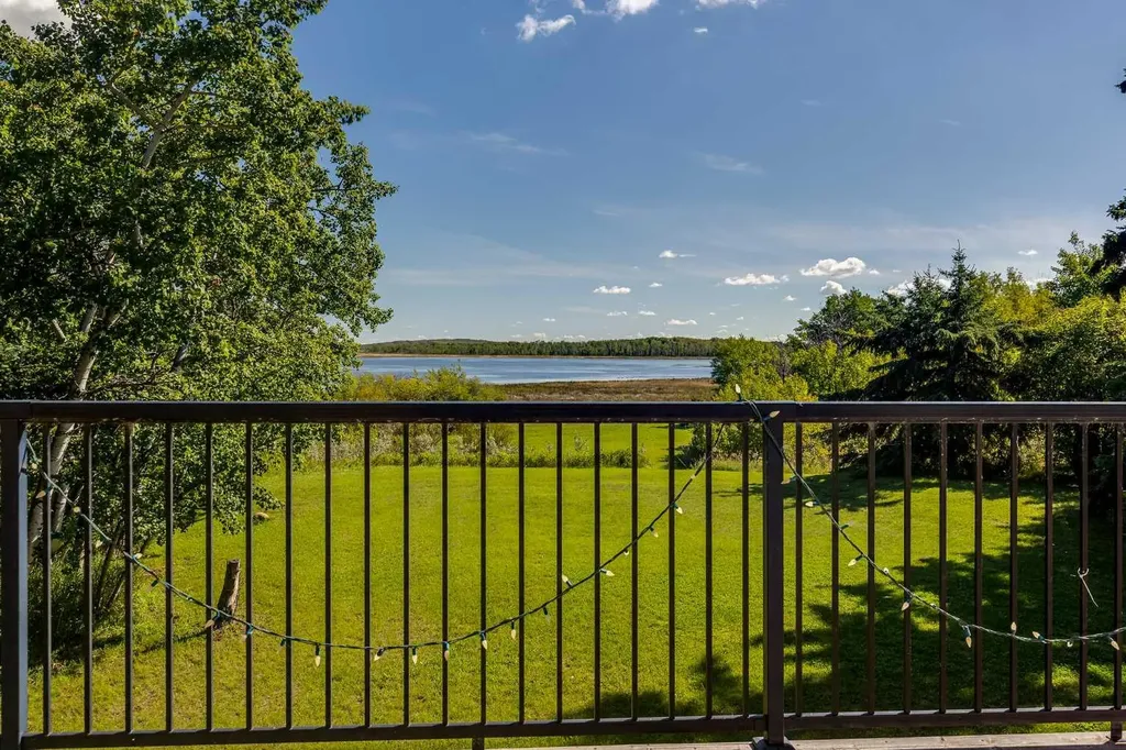 602 Pheasant Close Pelican Point AB T0B 0H0