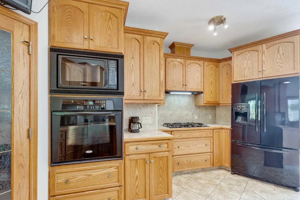 602 Pheasant Close Pelican Point AB T0B 0H0