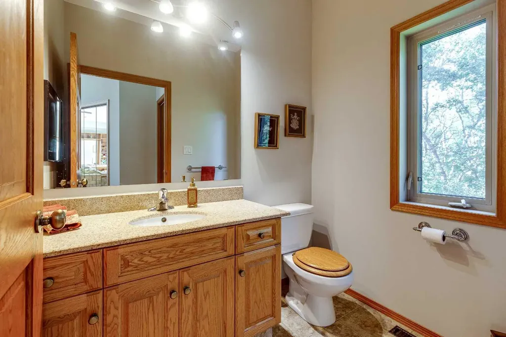 602 Pheasant Close Pelican Point AB T0B 0H0