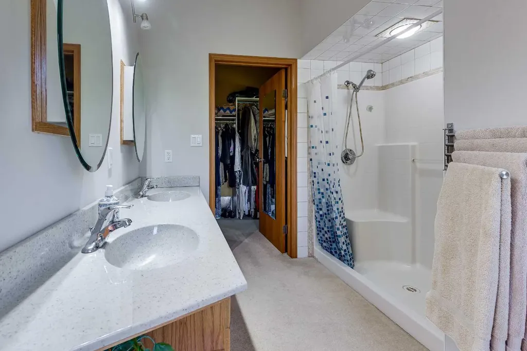 602 Pheasant Close Pelican Point AB T0B 0H0
