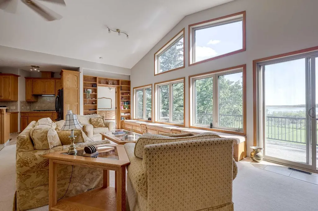 602 Pheasant Close Pelican Point AB T0B 0H0