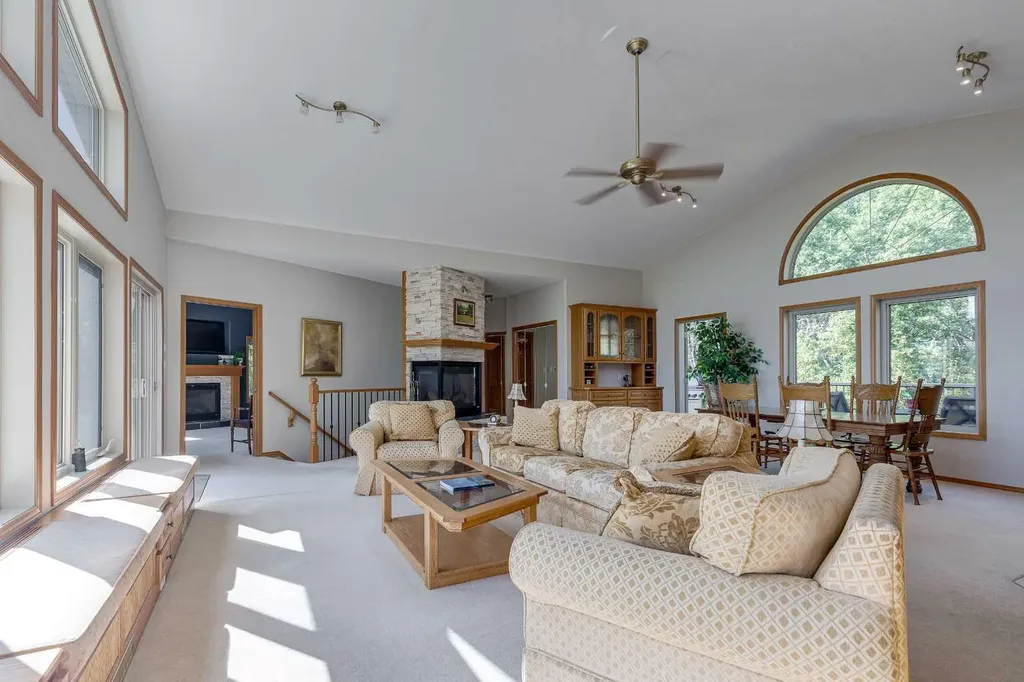 602 Pheasant Close Pelican Point AB T0B 0H0