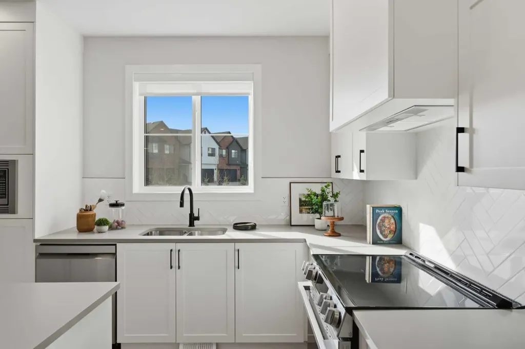 201 Cooperswood Green SW Airdrie AB T3B3Y6