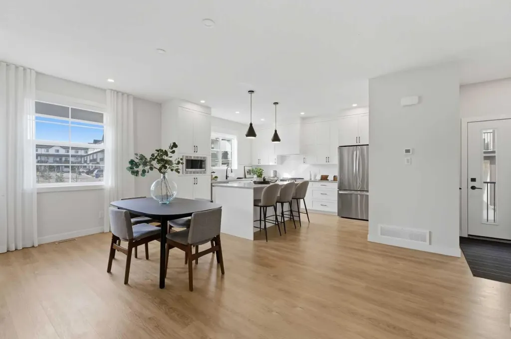 201 Cooperswood Green SW Airdrie AB T3B3Y6