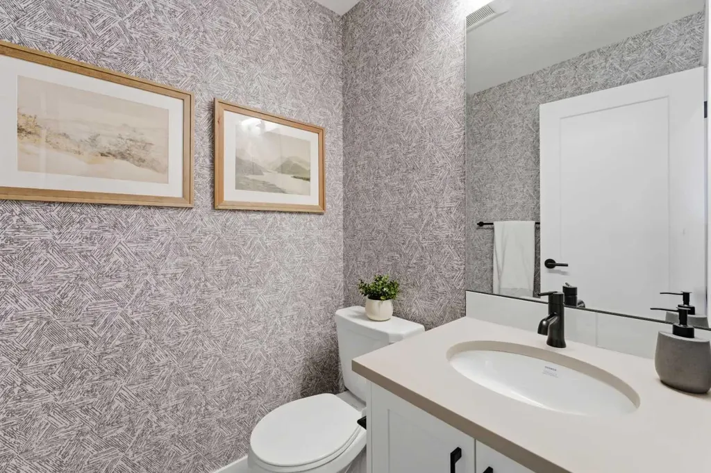 201 Cooperswood Green SW Airdrie AB T3B3Y6