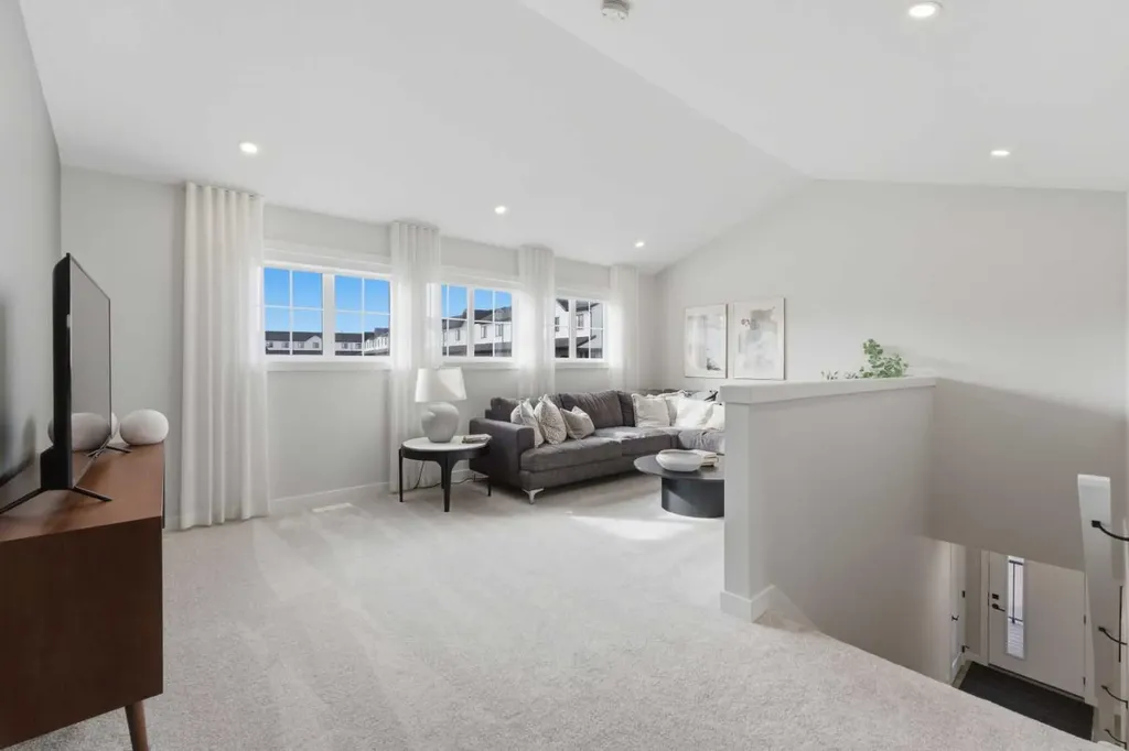 201 Cooperswood Green SW Airdrie AB T3B3Y6