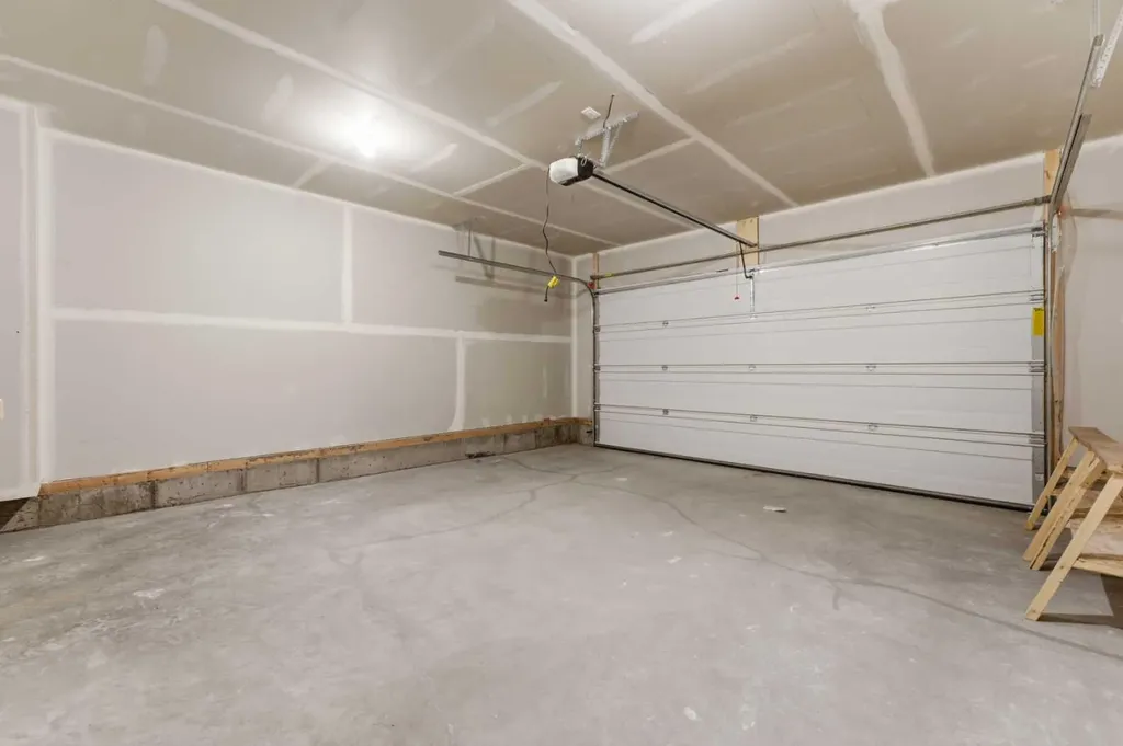 201 Cooperswood Green SW Airdrie AB T3B3Y6