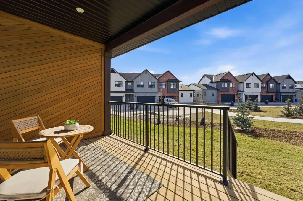 201 Cooperswood Green SW Airdrie AB T3B3Y6