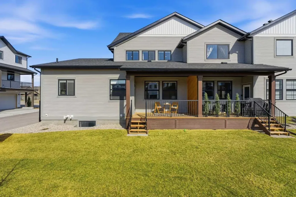 201 Cooperswood Green SW Airdrie AB T3B3Y6