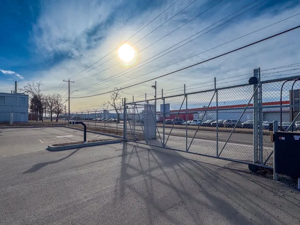 5430 30 Street SE Calgary AB T2C 1G2