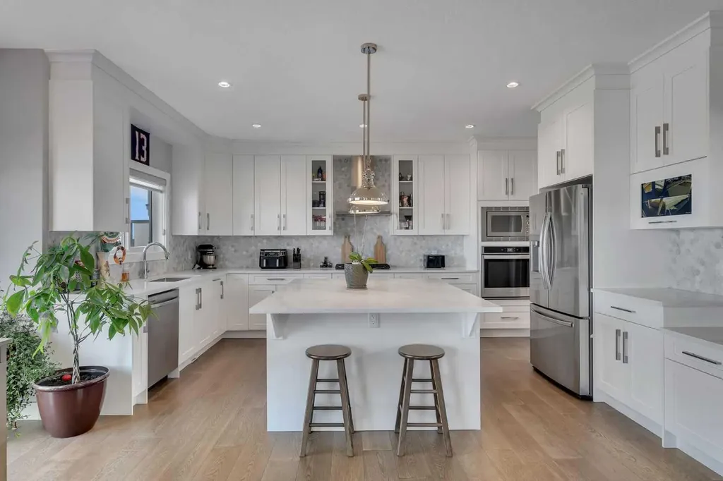 109 Chelsea Grove Chestermere AB T1X 1Z5