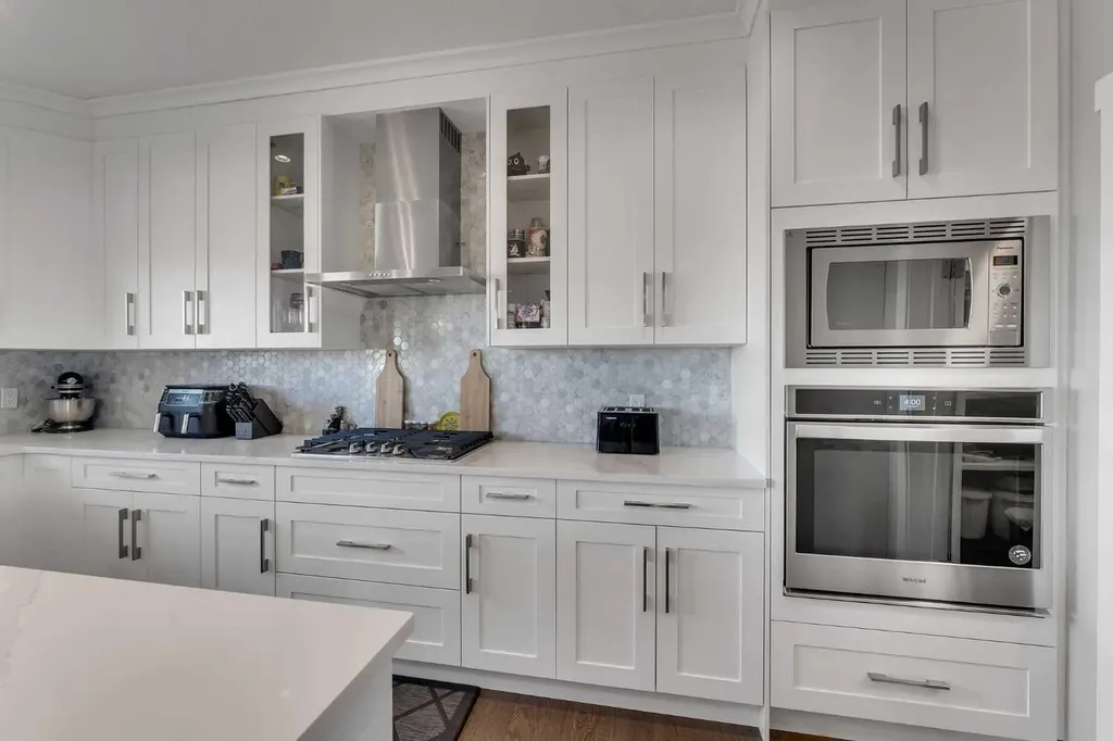 109 Chelsea Grove Chestermere AB T1X 1Z5
