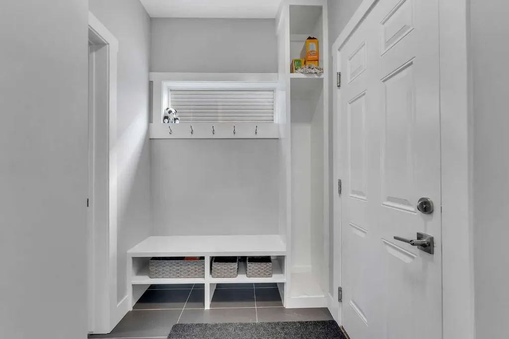 109 Chelsea Grove Chestermere AB T1X 1Z5