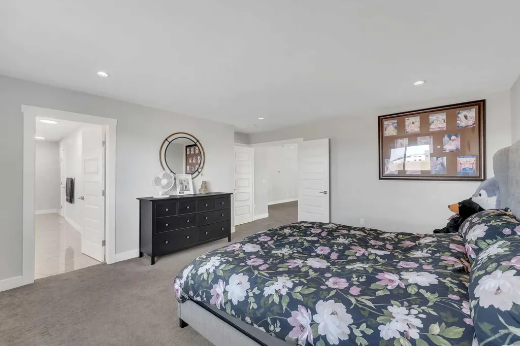 109 Chelsea Grove Chestermere AB T1X 1Z5