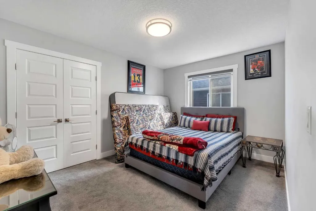109 Chelsea Grove Chestermere AB T1X 1Z5