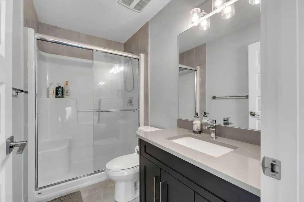 109 Chelsea Grove Chestermere AB T1X 1Z5