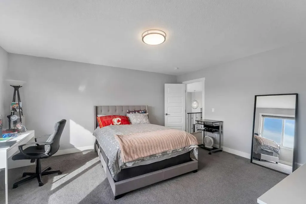 109 Chelsea Grove Chestermere AB T1X 1Z5