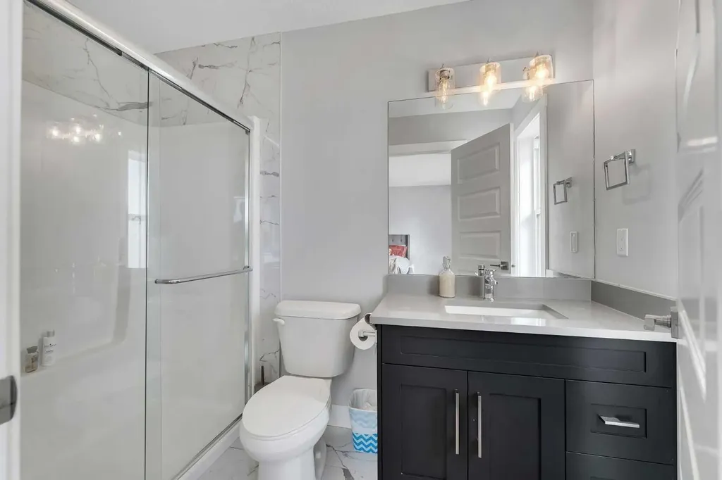 109 Chelsea Grove Chestermere AB T1X 1Z5