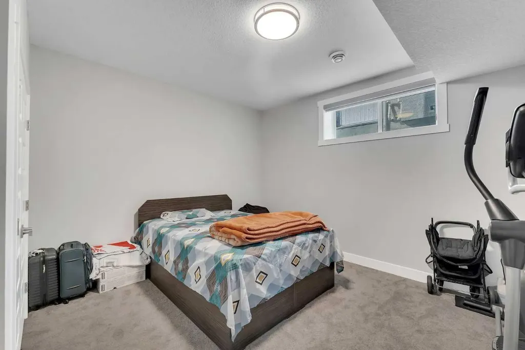 109 Chelsea Grove Chestermere AB T1X 1Z5