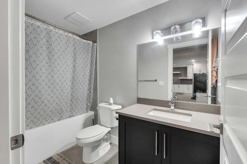 109 Chelsea Grove Chestermere AB T1X 1Z5