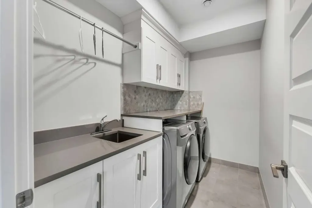 109 Chelsea Grove Chestermere AB T1X 1Z5