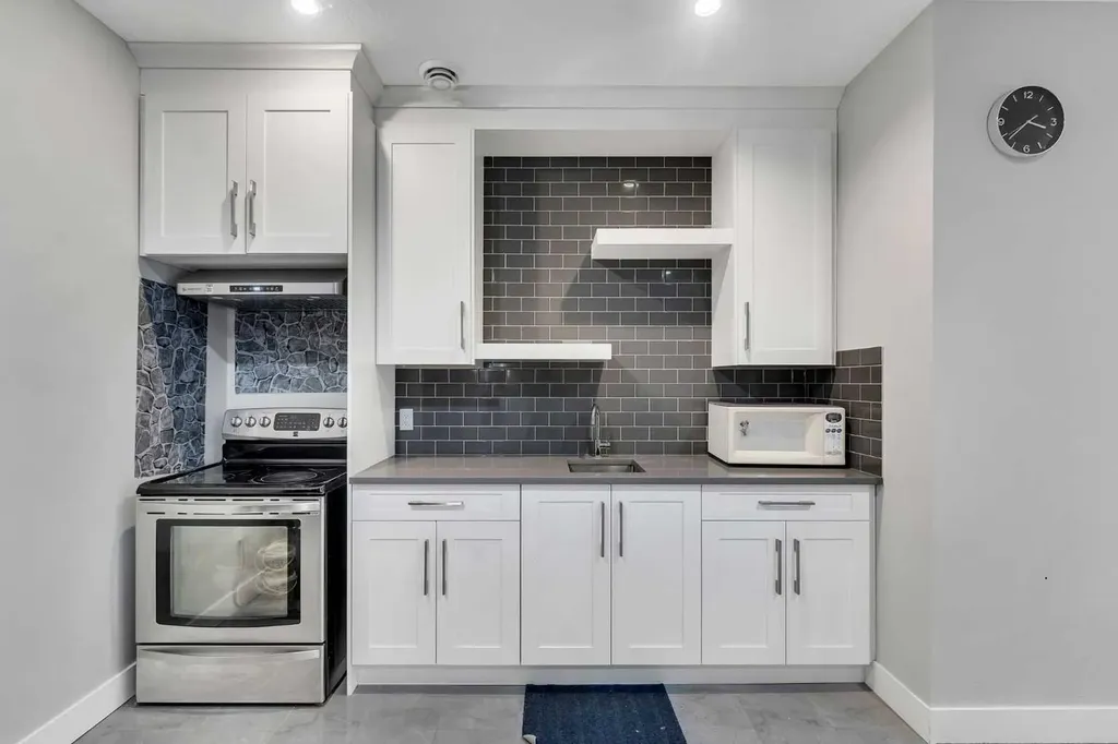 109 Chelsea Grove Chestermere AB T1X 1Z5