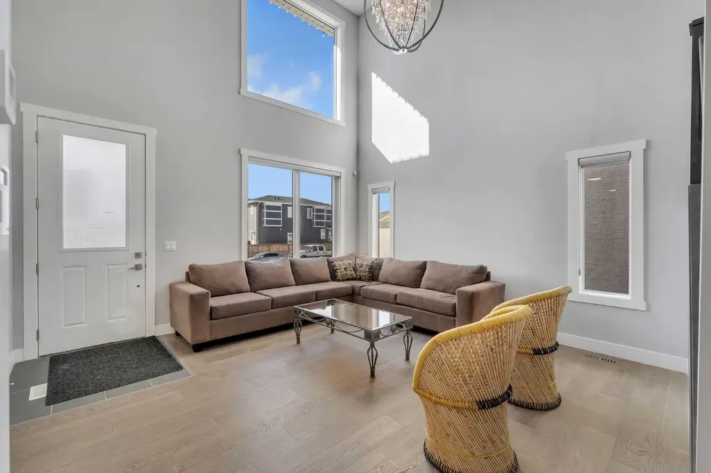 109 Chelsea Grove Chestermere AB T1X 1Z5