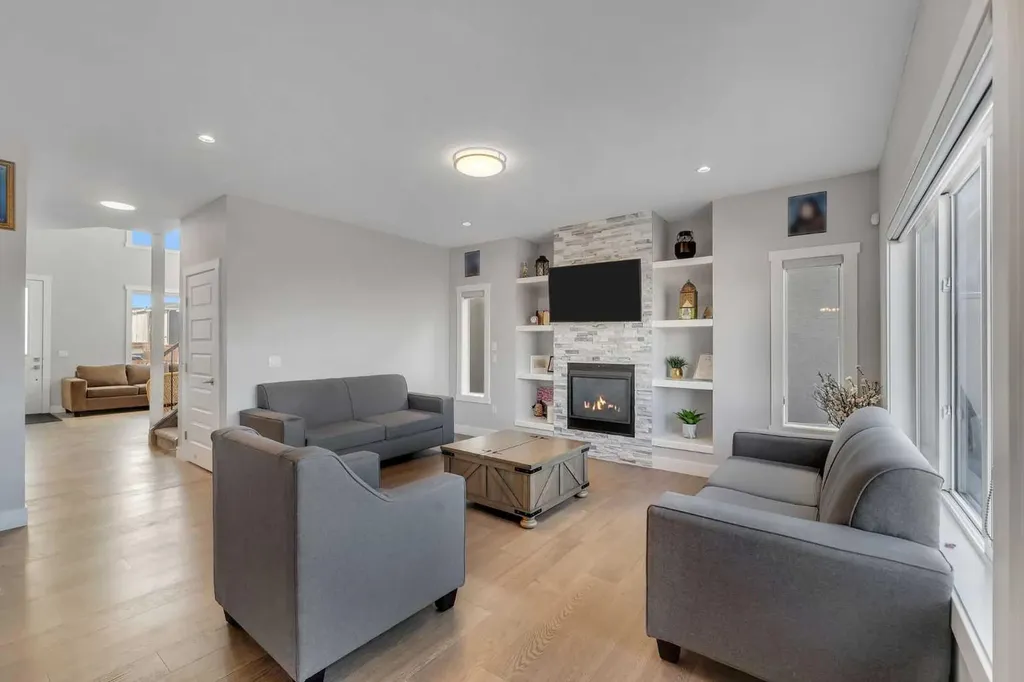 109 Chelsea Grove Chestermere AB T1X 1Z5