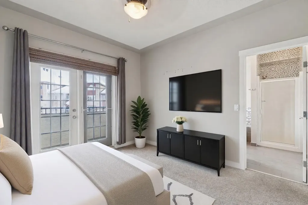 39 Sierra Morena Landing SW Calgary AB T3H 4K3