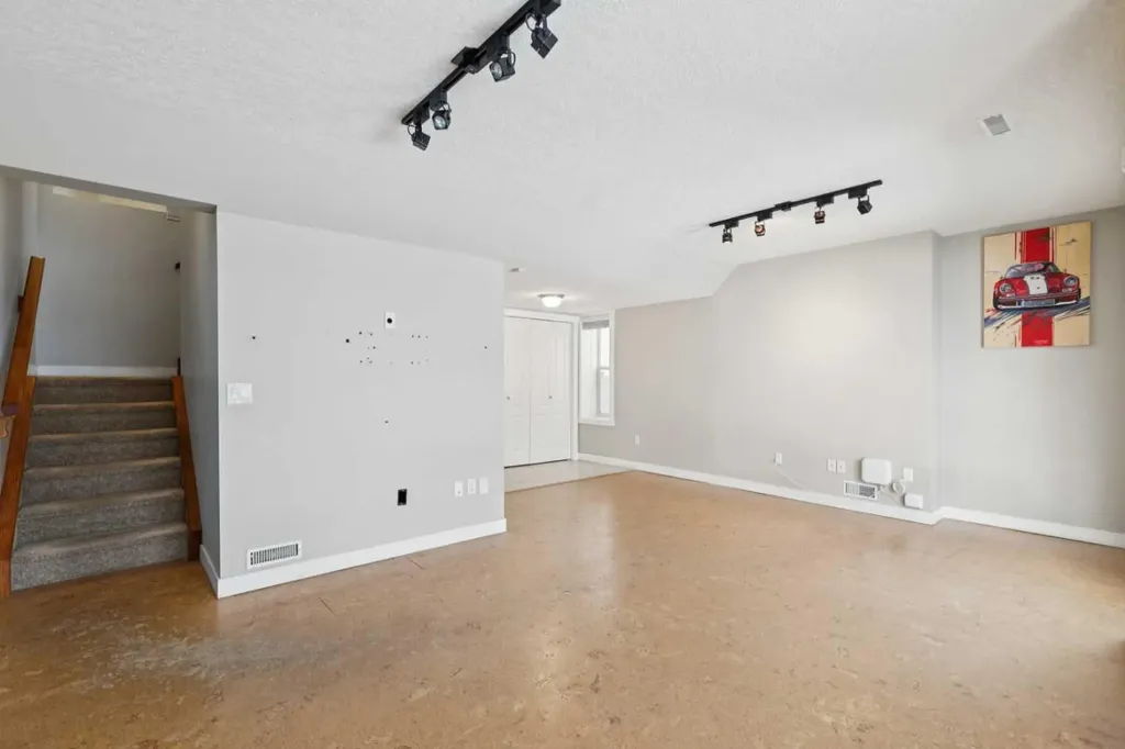 39 Sierra Morena Landing SW Calgary AB T3H 4K3