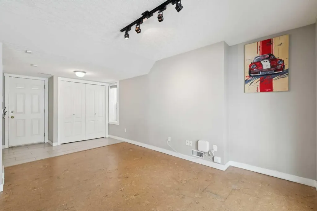 39 Sierra Morena Landing SW Calgary AB T3H 4K3