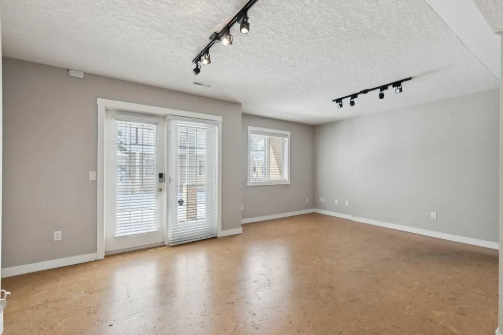 39 Sierra Morena Landing SW Calgary AB T3H 4K3