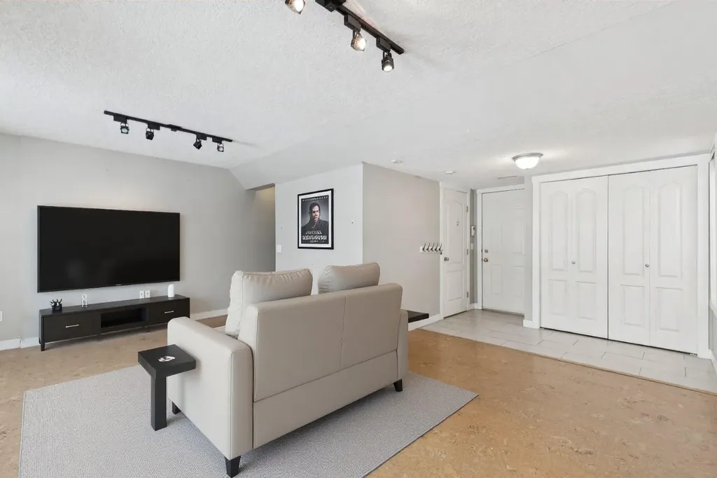 39 Sierra Morena Landing SW Calgary AB T3H 4K3