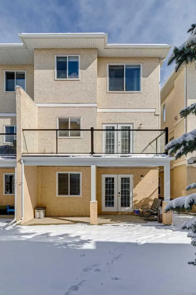 39 Sierra Morena Landing SW Calgary AB T3H 4K3
