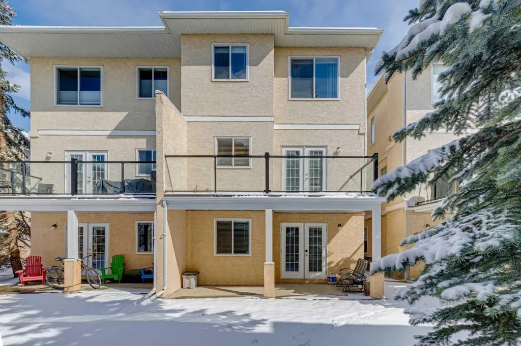 39 Sierra Morena Landing SW Calgary AB T3H 4K3