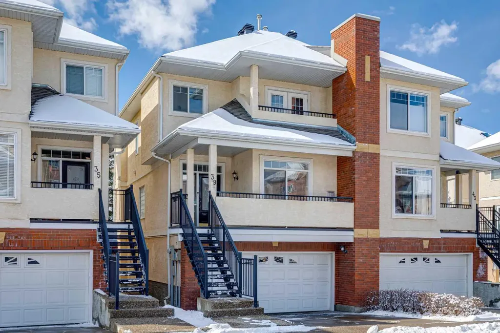 39 Sierra Morena Landing SW Calgary AB T3H 4K3