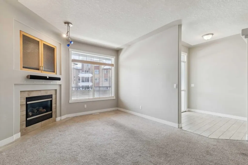 39 Sierra Morena Landing SW Calgary AB T3H 4K3