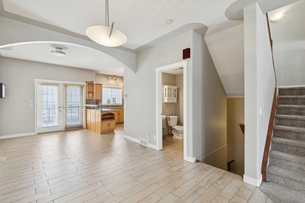 39 Sierra Morena Landing SW Calgary AB T3H 4K3