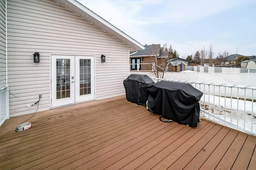 1021 20 Street Crescent Wainwright AB T9W 1N5