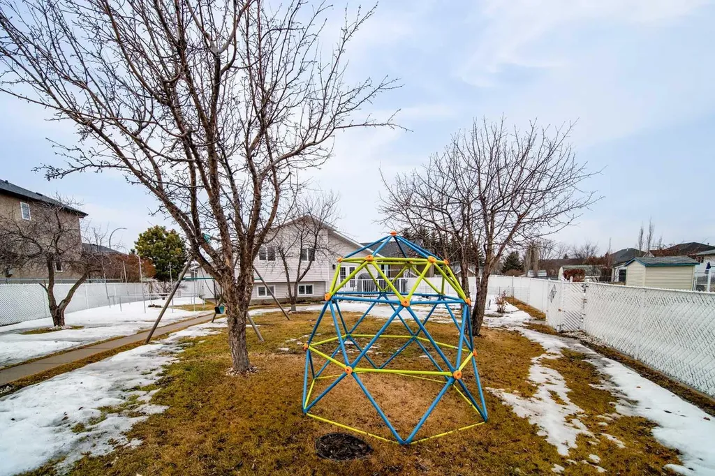 1021 20 Street Crescent Wainwright AB T9W 1N5