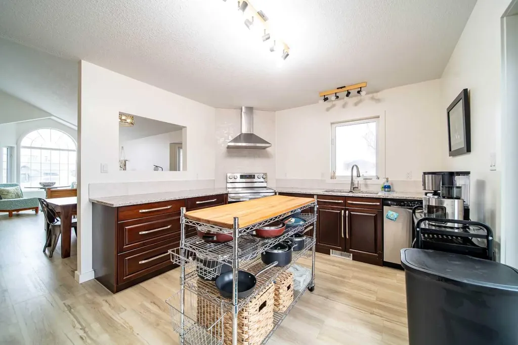 1021 20 Street Crescent Wainwright AB T9W 1N5
