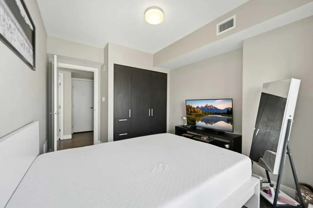 1122 3 Street SE Calgary AB T2G 1H7