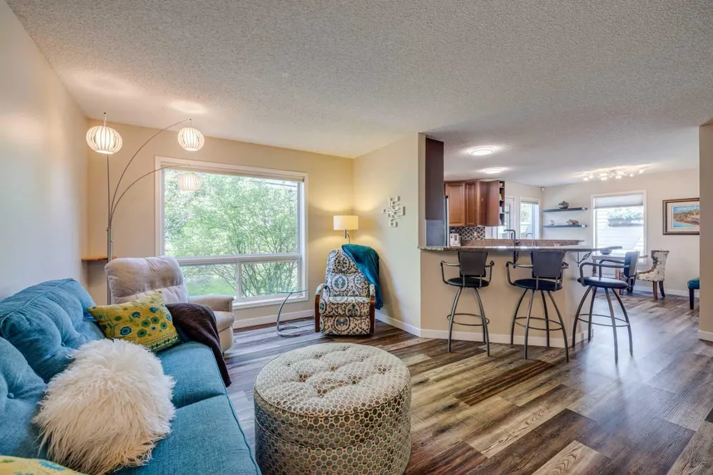 103 Riverview Circle SE Calgary AB T2C 4K1